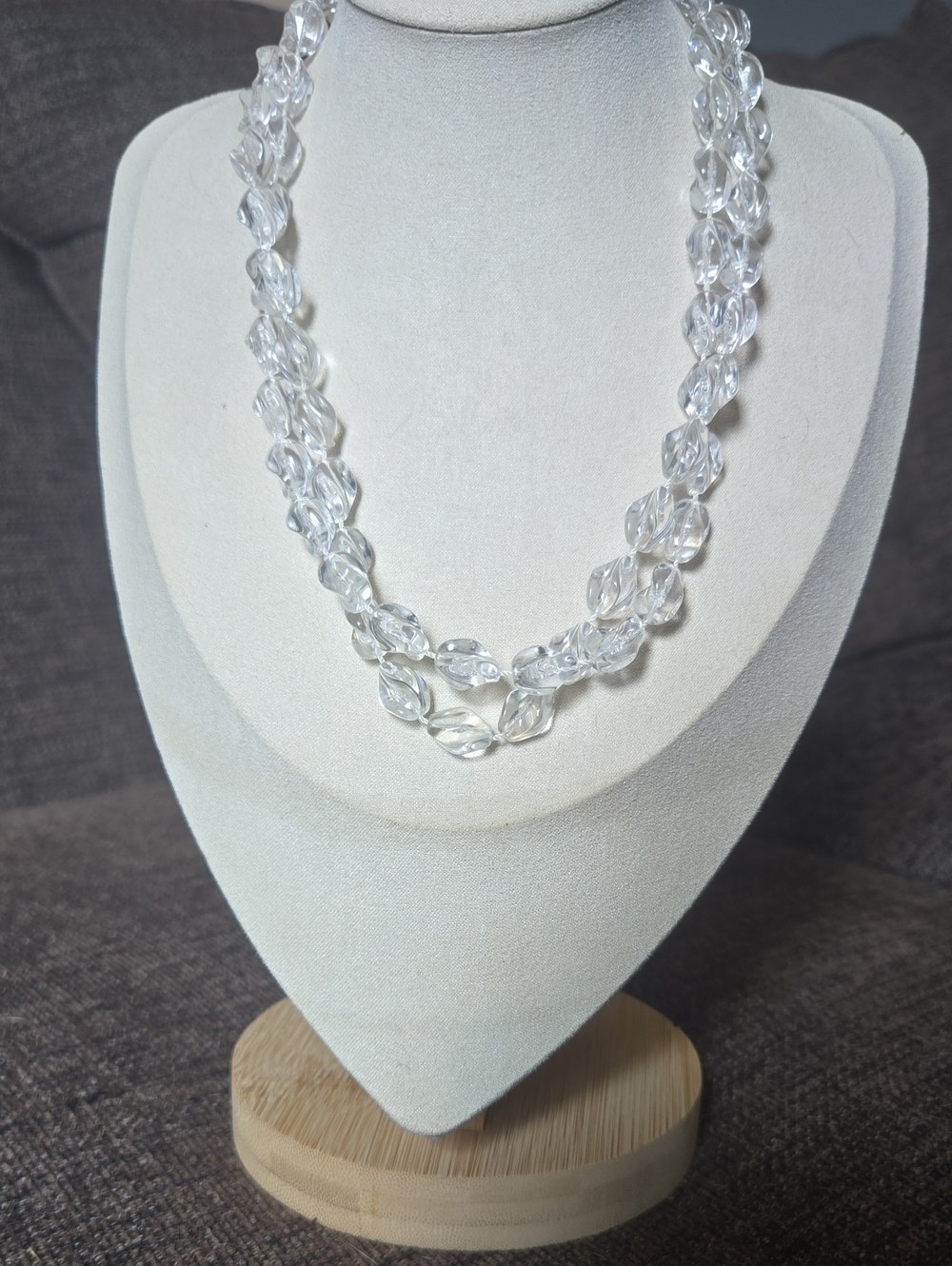 Vintage Sarah Coventry Clear Bubble Twisted Plastic Beads Necklace 💫